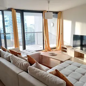 https://beautiful-2br-2bar-apartement-in-european-district.hotelsghent.com